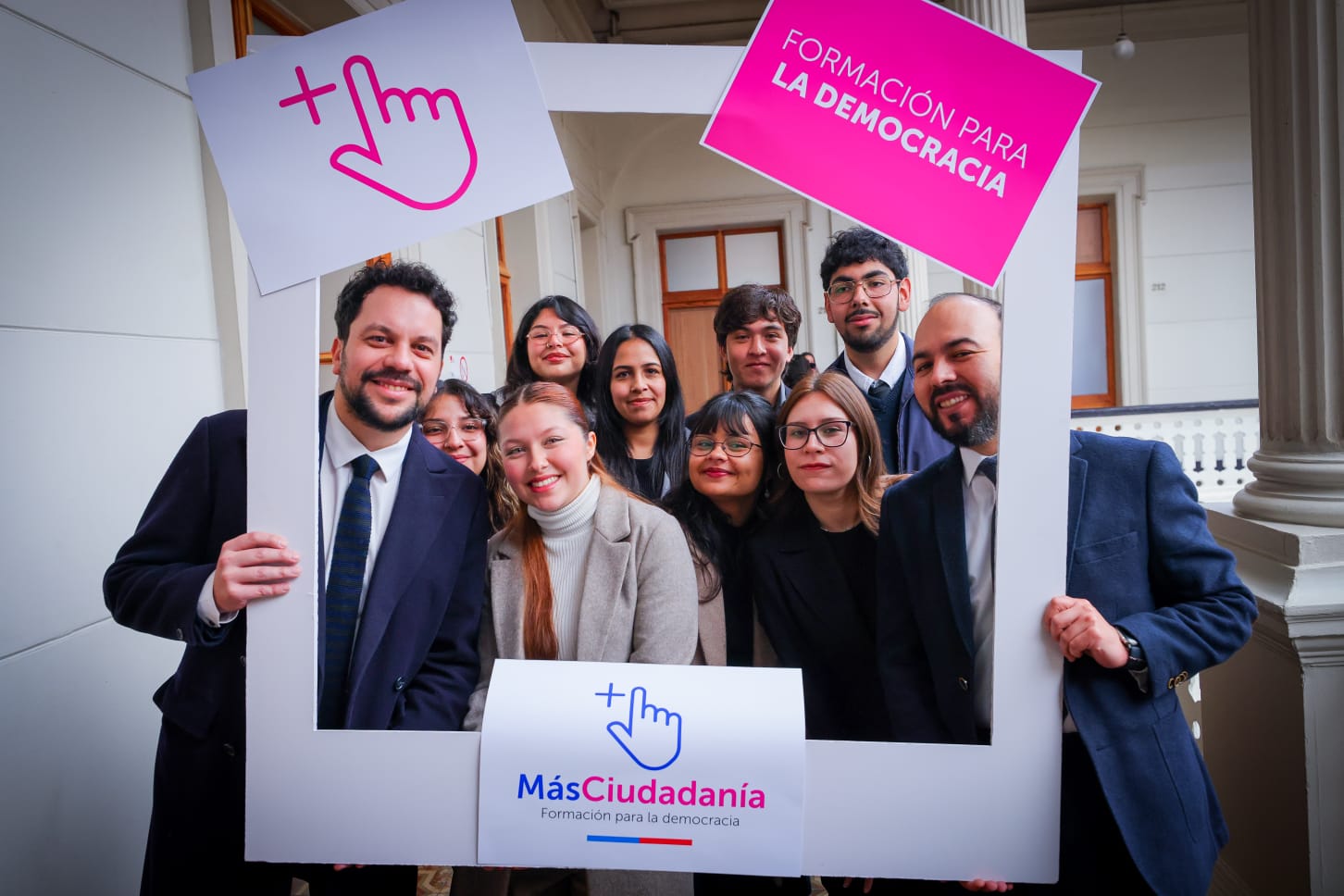 “Escuela Más Ciudadanía”: Segpres lanza taller de educación cívica para que jóvenes aprendan cómo se hacen las leyes